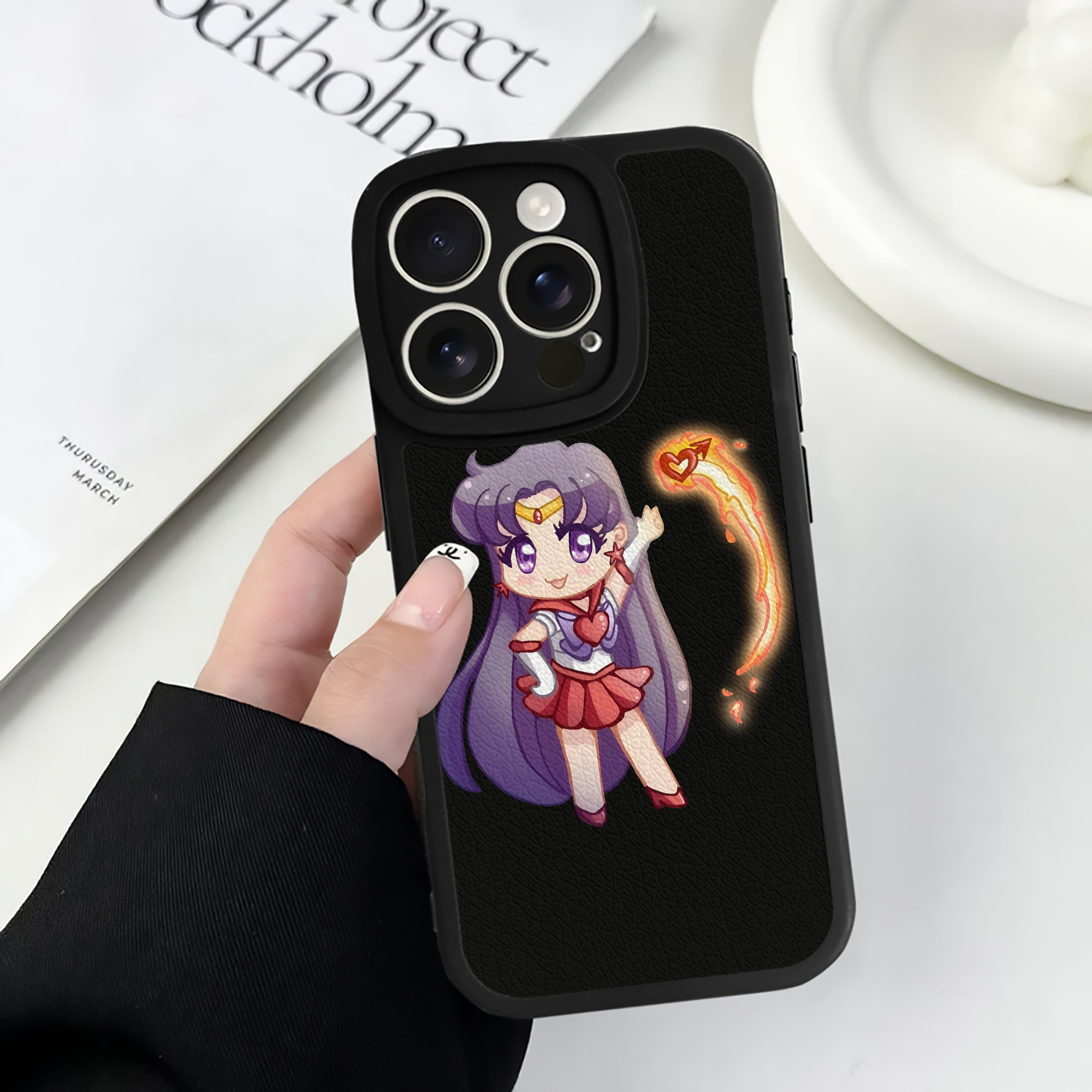 （画像用） 美少女戦士セーラームーン 火野レイ ひの レイ Sailor Moon Hino Rei （セーラーマーズ,Sailor Mars） 【iPhone 16シリーズ対応】シリコンスマホケース（レザー調） 材質：シリコン